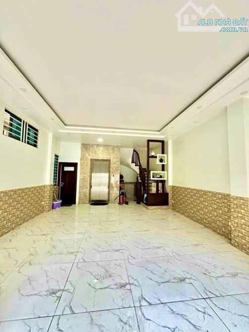 Hoa hậu Hoàng Cầu, ngõ thông rộng, sát ô tô, nhà thoáng đẹp, 7T thang máy, sổ đẹp, 52m2 - 4