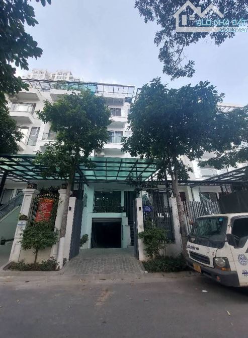 Bán nhà phân lô, ô tô tránh, thang máy Ngã Tư Sở 130m2 5 tầng MT 6m 32 tỷ