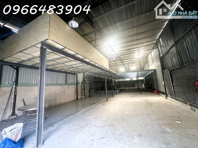 Cho thuê tòa nhà 1T4L 1300m2 mặt tiền đường 8 - Linh Trung