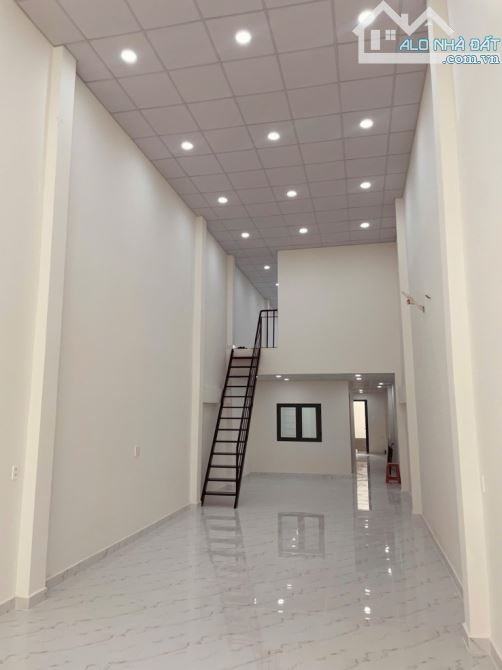 BÁN NHÀ B.TÂN TL10 DT KHỦNG 120m2 4x30 GIÁ CẢ TL