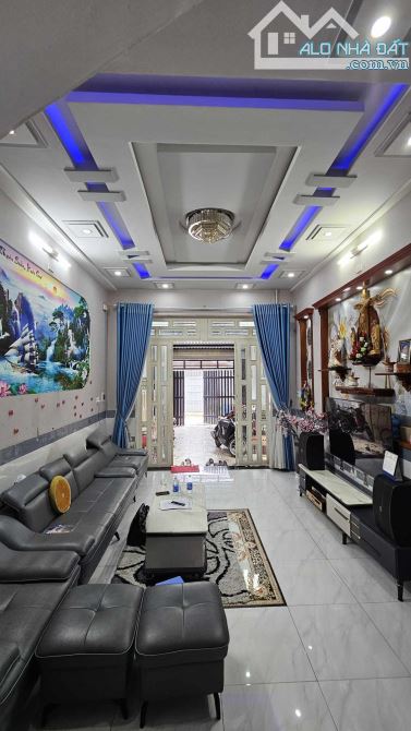 QUẬN 12, TÂN CHÁNH HIỆP, BÁN NHÀ HẺM XE HƠI TRÁNH, 88M2 4 TẦNG CHỈ 5 TỶ 700