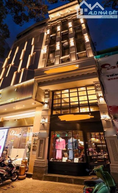 Nhà mặt tiền Trần Hưng Đạo  Nguyễn Cư Trinh Q1