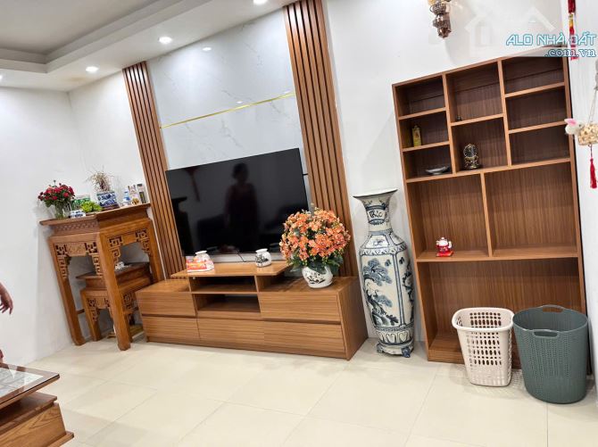 Bán căn hộ Trung Hòa Nhân Chính - Thanh Xuân 70m2 2PN - 2vs 5,2 tỷ full nội thất