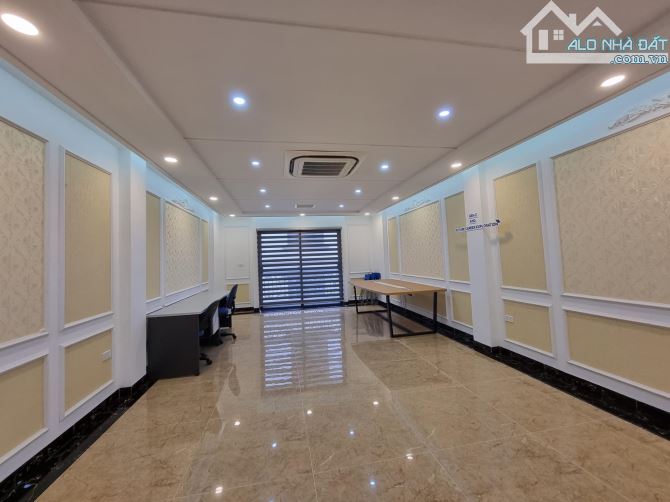 Bán Đội Cấn - 8 tầng *100m2 *MT 8m, thang máy - full nội thất - ô tô - view thoáng - 22 tỷ