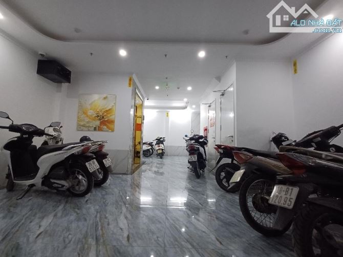 Bán Toà nhà ccmn phố Yên Lạc dt 70m2 x7 tầng thang máy dòng tiền ổn định