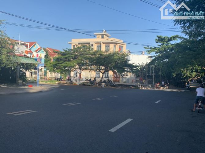 CHỈ HƠN 11 TỶ CHO CĂN NHÀ 4 TẦNG MẶT TIỀN ĐƯỜNG NGUYỄN HỮU CẢNH TP VŨNG TÀU.
