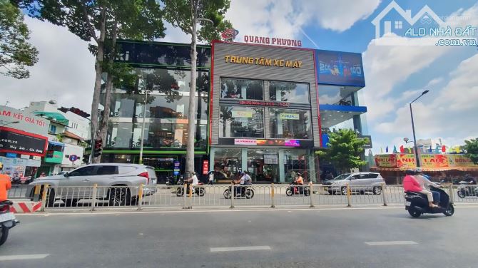 Bán nhà siêu vị trí kim cương MT Trần Quốc Thảo, Q3. DT: 14x40m, hầm, 3 tầng. Giá 330tỷ TL