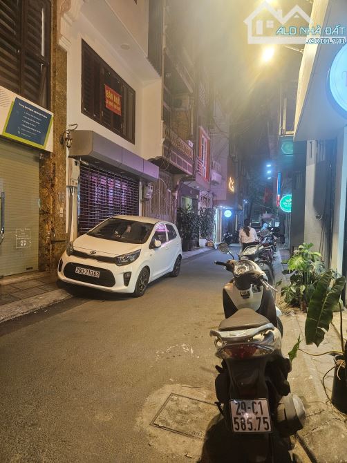 10M RA PHỐ - NGUYÊN HỒNG - ĐỐNG ĐA - 50M2 - 5 TẦNG - MT PHÂN LÔ 4M - KINH DOANH TỐT - 15