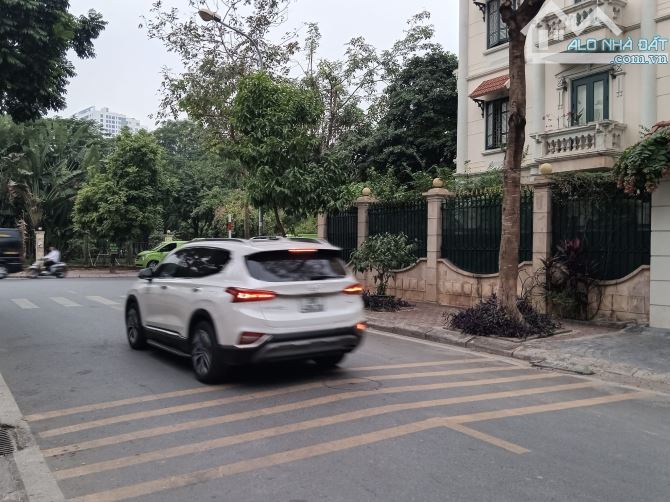 Bán Biệt thự đường Hoàng Quán Chi, Đường 4 Ô tô tránh, vỉa hè DT 340m2, MT 16m, Giá 100 tỷ - 1