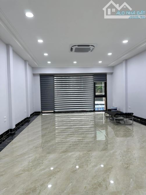 Nhà phân lô Nguyễn Thị Định 60m2, 6 tầng, ngõ thông, oto dừng đỗ, giá 32 tỷ - 1