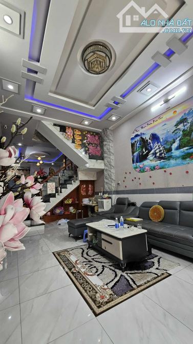 QUẬN 12, TÂN CHÁNH HIỆP, BÁN NHÀ HẺM XE HƠI TRÁNH, 88M2 4 TẦNG CHỈ 5 TỶ 700 - 1