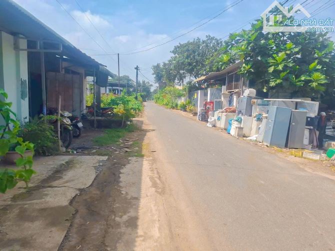 Cần bán lô đất 504m2 3 mặt tiền đường ngay cổng vào sân bay Long Thành giá ngộp - 1