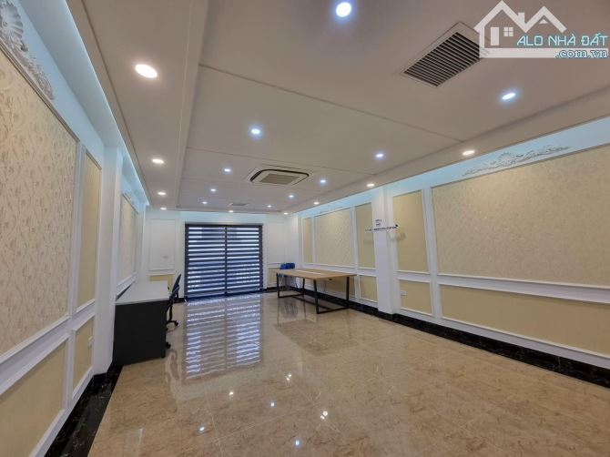 Bán Đội Cấn - 8 tầng *100m2 *MT 8m, thang máy - full nội thất - ô tô - view thoáng - 22 tỷ - 1