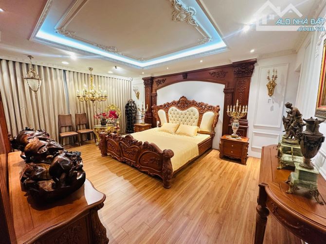 Mặt phố Nguyễn Khánh Toàn, ô tô vỉa hè kinh doanh, 60m, 33.97 Tỷ. - 2