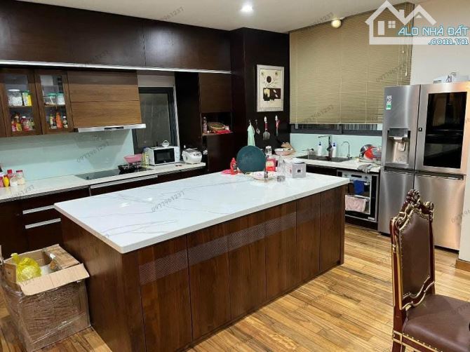 NHÀ HOÀNG QUỐC VIỆT 72m2- PHÂN LÔ VIP - Ô TÔ TRÁNH + GARA - GẦN PHỐ - MẶT TIỀN 6m - 2