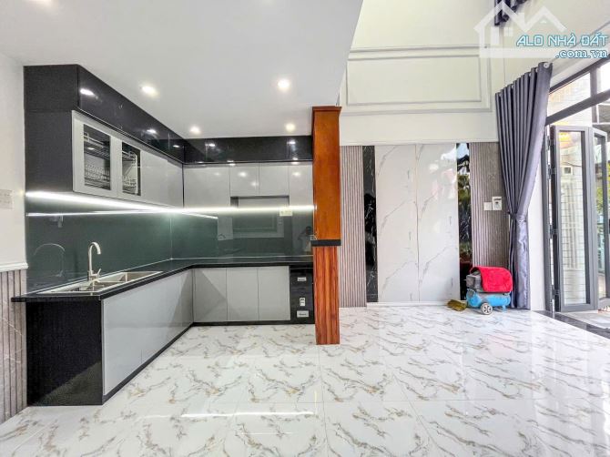 BÁN NHÀ TRỆT LỮNG (GẦN CÂY XĂNG SỐ 9) Đ.NGUYỄN VĂN LINH - P.LONG TUYỀN - Q.BÌNH THUỶ - 3