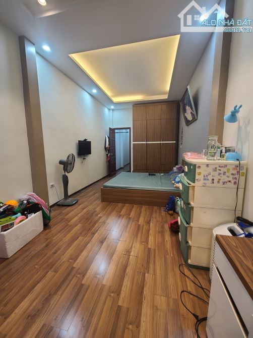 NHÀ MỚI THÁI HÀ - 60M2 - NGÕ THÔNG - 15M Ô TÔ ĐỖ - 2 THOÁNG - GIÁ CHÀO :12 TỶ - 3