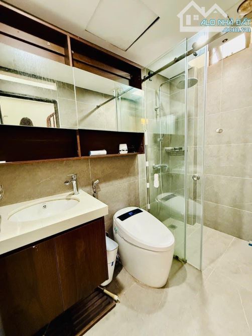 Hoàng Quốc Việt Trung Tâm Quận Cầu Giấy  Diện Tích 35m  x 5 Tầng - Giá Nhỉnh 7 tỷ - 3