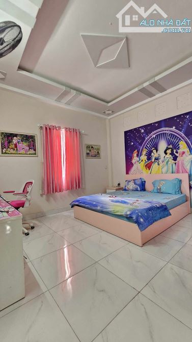 QUẬN 12, TÂN CHÁNH HIỆP, BÁN NHÀ HẺM XE HƠI TRÁNH, 88M2 4 TẦNG CHỈ 5 TỶ 700 - 4