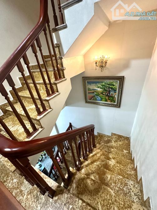Nhà đệp ở ngay Hoàng Văn Thái Thanh Xuân. Sổ A4 43m, 5 tầng 5 ngủ MT3m6 Giá 16 tỷ - 5