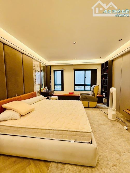 Hoàng Quốc Việt Trung Tâm Quận Cầu Giấy  Diện Tích 35m  x 5 Tầng - Giá Nhỉnh 7 tỷ - 5