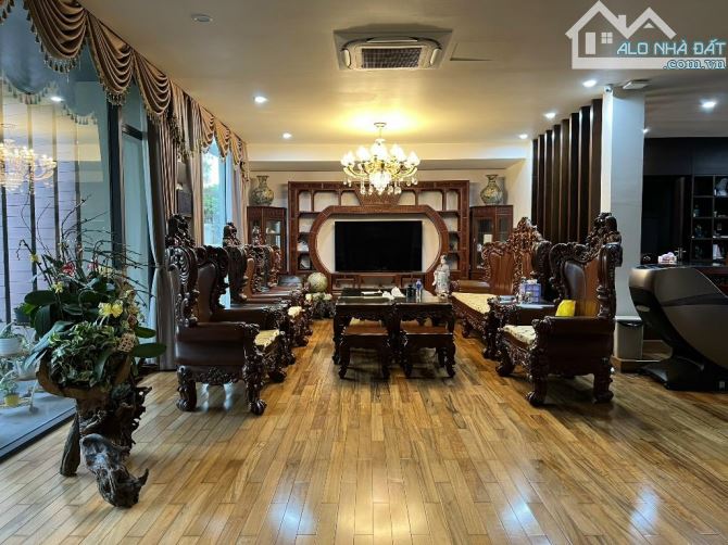 Bán Biệt thự đường Hoàng Quán Chi, Đường 4 Ô tô tránh, vỉa hè DT 340m2, MT 16m, Giá 100 tỷ - 8
