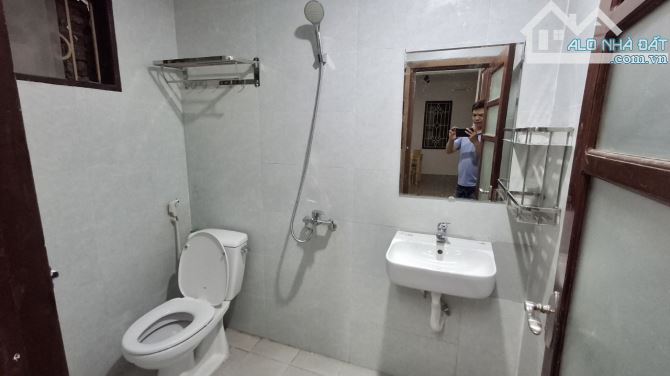 Cho thuê 2n1k, 1n1k Hàm Long 80m2 có ban công máy giặt riêng, thang máy full đồ giá 12 tr - 9