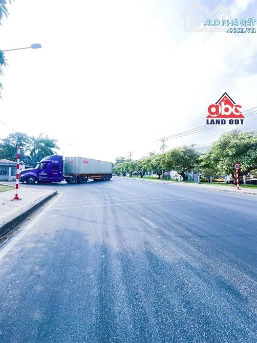 Bán nhà xưởng cực hiếm KCN Trảng Bom, Đồng Nai, 4000m2, giá 13 tỷ 500.