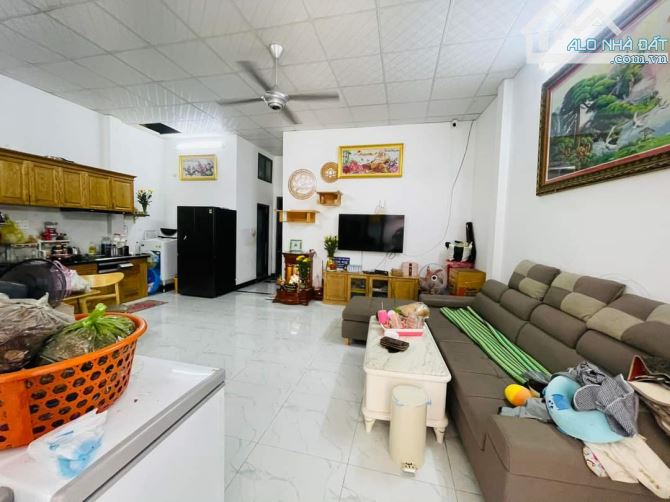 Bán nhà cấp 4 hẻm đasu đường Trương Công Định