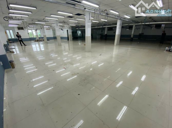 ⭐⭐⭐ HẠ GIÁ BÁN - KHO 3 TẦNG - GÓC 2MT - ĐƯỜNG HOÀNG ĐÌNH ÁI - CÓ PCCC - DT ĐẤT : 555 M2