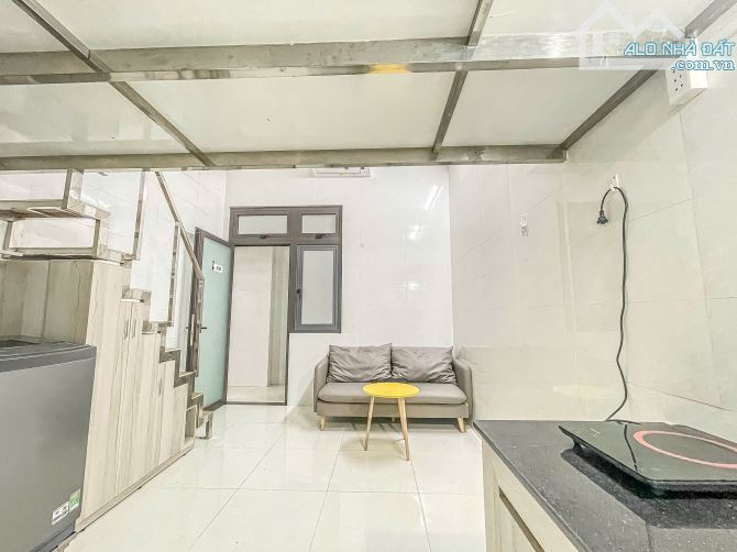 Duplex Đầy đủ nội thất Ngay Vạn Hạnh Mall