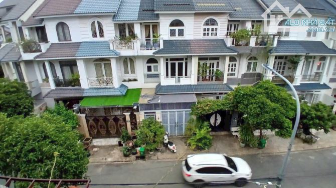 Bán Nhà 4 tầng Đường Tăng Nhơn Phú ,  Phước Long B  , Tp. Thủ Đức, DT: 100 m2 Giá  8,9 Tỷ