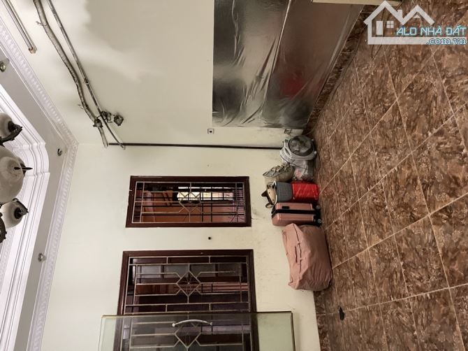 BÁN NHÀ PHỐ NGUYỄN PHÚC LAI -ĐỐNG ĐA -42 m2-5 TẦNG -MẶT TIỀN 4M 5
