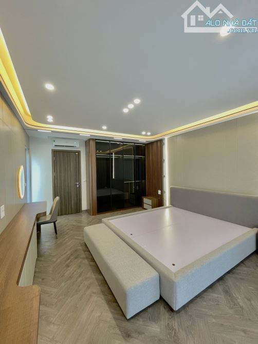 Siêu hiếm! Lô góc 2 thoáng, Nguyễn Văn Trỗi, Hà Đông, 42m2, 5T, oto, KD, giá rẻ, nhỉnh 10