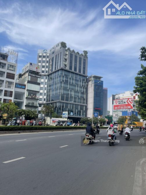 BÁN GẤP NHÀ D2 - NGUYỄN GIA TRÍ P25 Q BÌNH THẠNH. DT: 9X20M, CN:180M2 GIÁ BÁN CHỈ : 31 TỶ