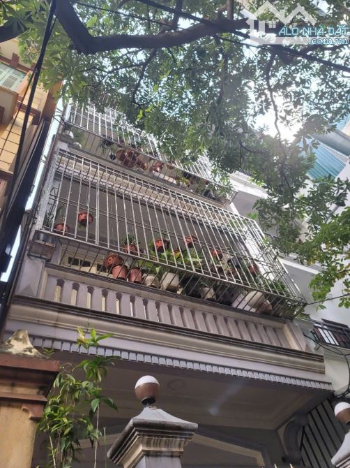 Giảm sốc gần 2 tỷ nhà mặt ngõ Hoàng Quốc Việt Cầu Giấy, ô tô, ngõ thông, 60m, 4T, MT4.5m.