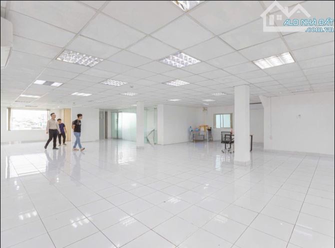 Văn phòng 178m2 , MT Cách Mạng Tháng 8, P.6, Quận 3