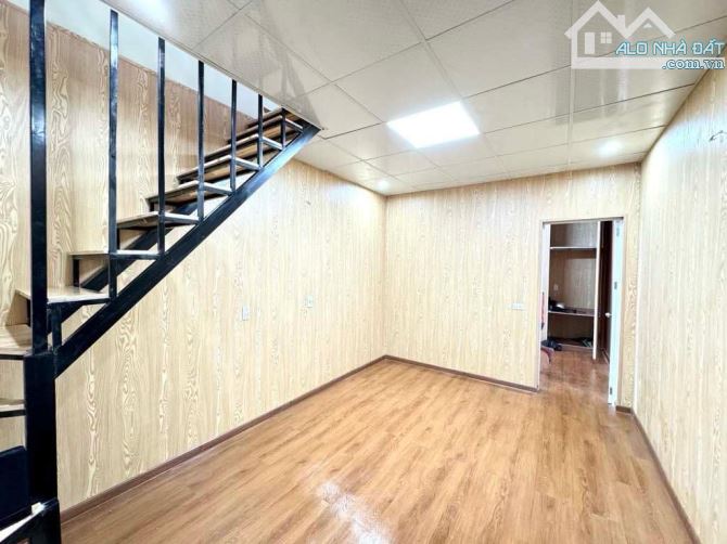 Nhà Trương Định - 60m², 2 Tầng, Lô Góc, Ô Tô Đỗ Cửa – Giá Chỉ Nhỉnh 2 Tỷ!