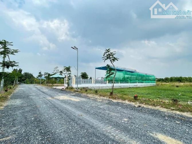 BÁN 125M2 ĐẤT FULL THỔ,SHR,TẠI XÃ HỮU THẠNH,ĐỨC HÒA,GIÁ 890TR