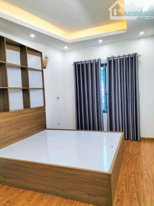 Bán nhà Tây Tựu view Đại Học Công Nghiệp, 7 chỗ đỗ cổng 36m, 5 tầng, 6 ngủ chỉ 5 tỷ 350tr