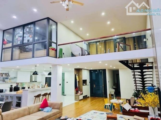 Bán nhà Lương Thế Vinh 155m2 với 9 tầng , 28 căn hộ khép kín , dòng tiền 180tr/ tháng