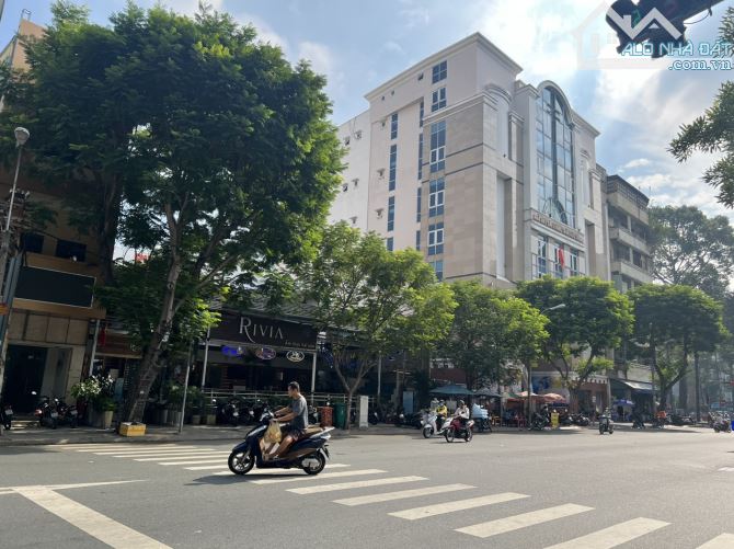 MT Nguyễn Văn Đậu, P11, Q. Bình Thạnh. DT: 12x36m NH: 13m KC: Hầm 8 tầng HĐT: 350tr