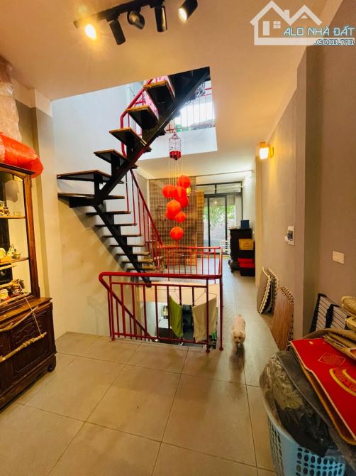 Bán nhà phố Lê Văn Hưu 56m x3t mt 3,5m chỉ 20 tỷ