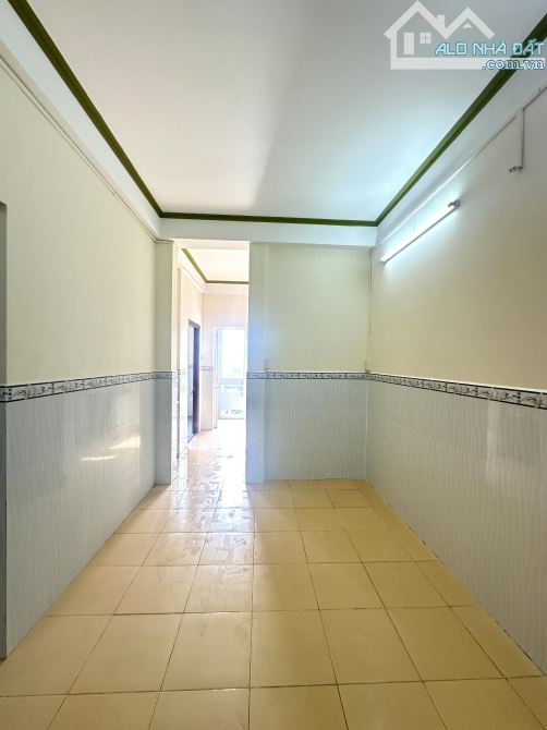 Bán căn hộ chung cư Hưng Phú 50m2, 2 phòng ngủ, sổ hồng, view Lý Thái Tổ, thang máy