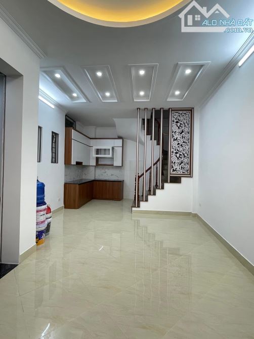 Bán nhà đẹp 40m2*5T Kim Giang, Ngõ thông ba gác tránh, 2 thoáng, Gần phố