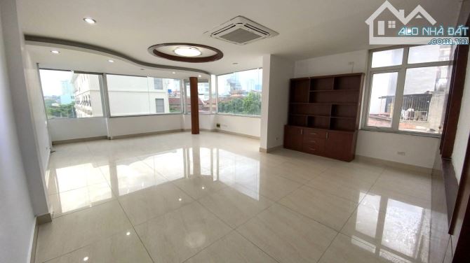 Cho thuê văn phòng 28m giá thuê 4,2 triệu mặt phố hoàng sâm hoàng quốc việt - 2