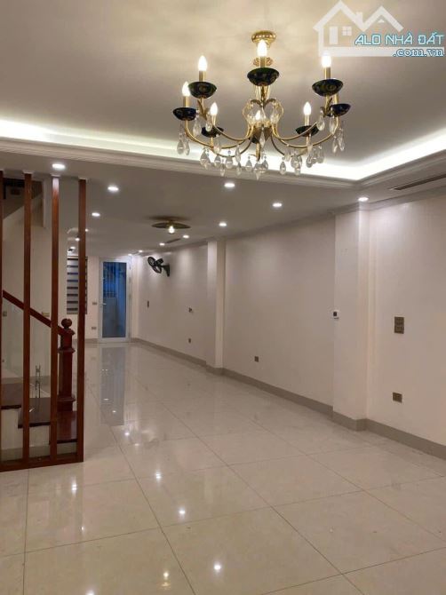 Bán Nhà Mặt Phố Nhật Chiêu Tây Hồ 108m2 Ô Tô Kinh Doanh - 1