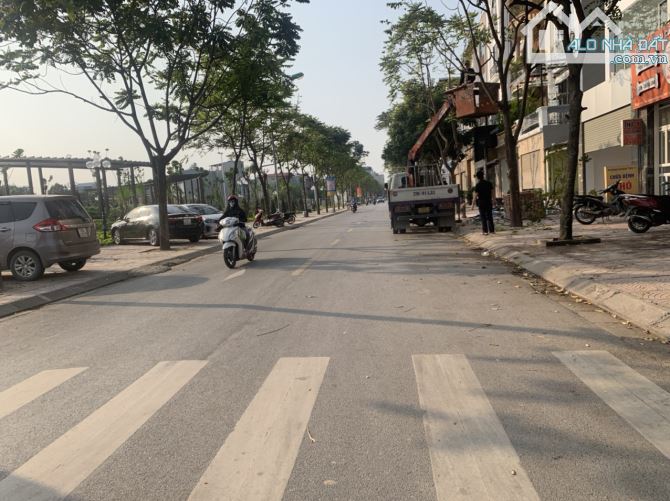 Chính chủ bố vợ bán lô đất 140m KĐT 31HA vùng lõi Gia Lâm, giá chỉ 19 tỷ, lô đất cực đẹp - 1