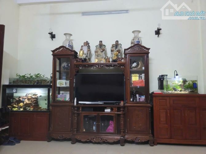 Giảm sốc gần 2 tỷ nhà mặt ngõ Hoàng Quốc Việt Cầu Giấy, ô tô, ngõ thông, 60m, 4T, MT4.5m. - 1