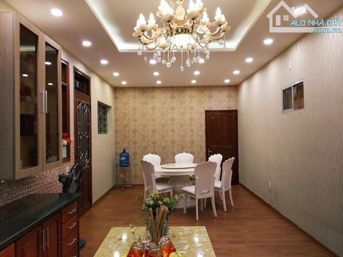 Bán nhà biệt thự mặt tiền Ngô Thế Vinh, chỉ cần xách vali vào ở, giá có thương lượng - 1